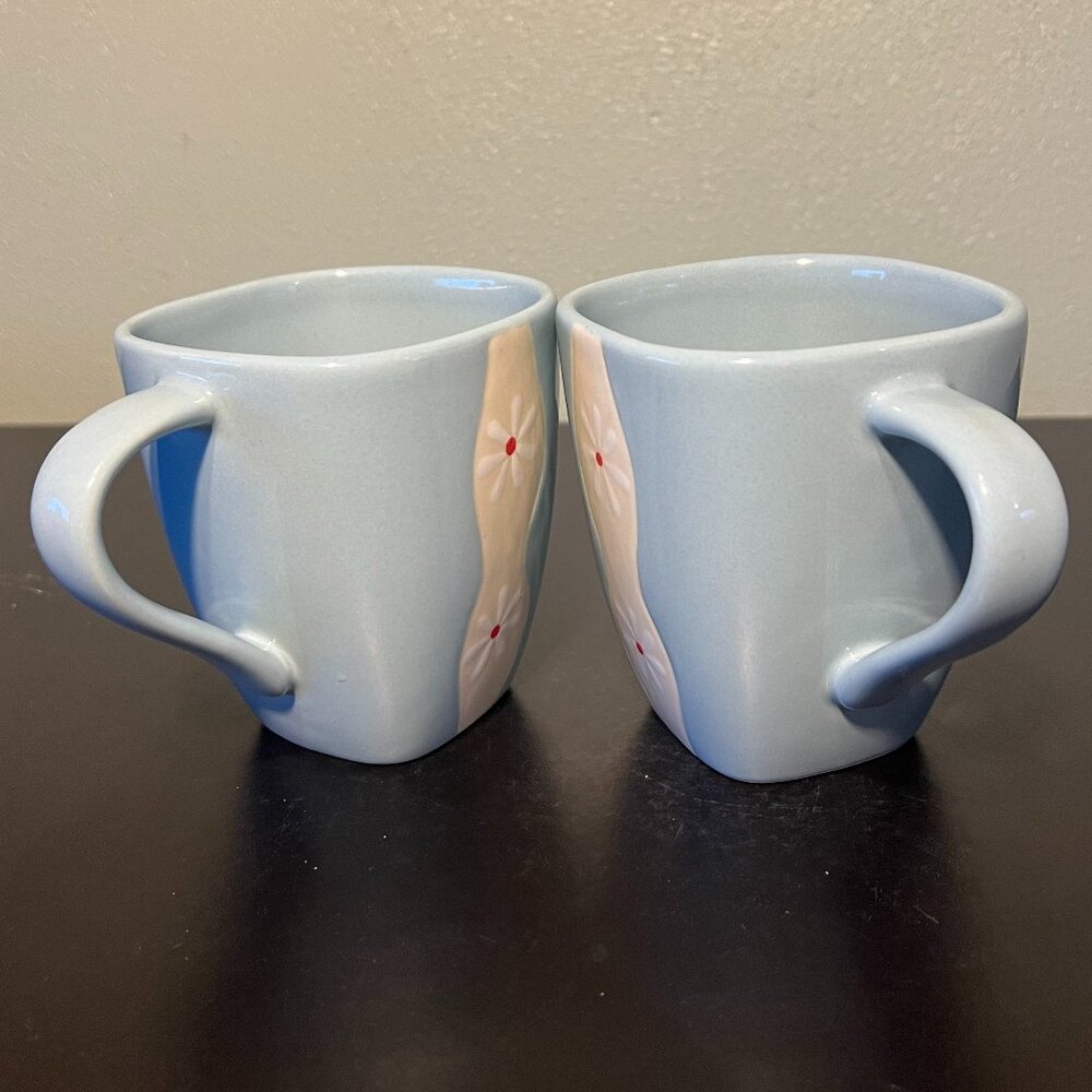 Set of 2 Vintage Pfaltzgraff DAZEE SKY Square Blue Stoneware Cups Mugs ~ Daisies - Picture 7 of 11